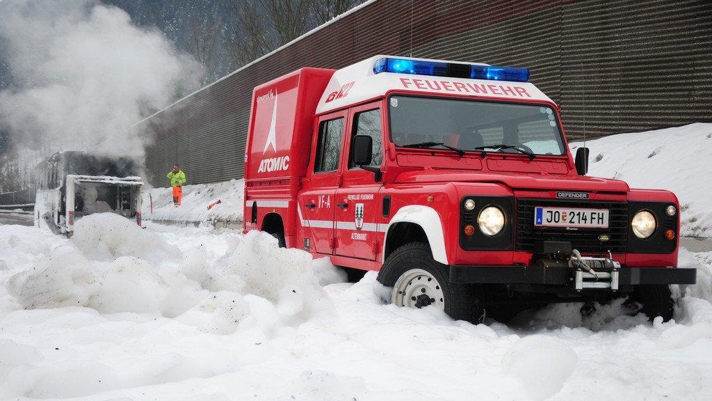 Reisebus in Vollbrand