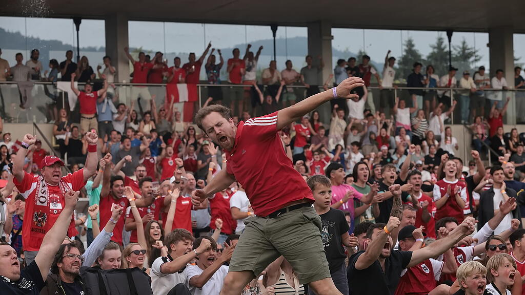Public Viewing in Salzburg: Österreich vs. Polen