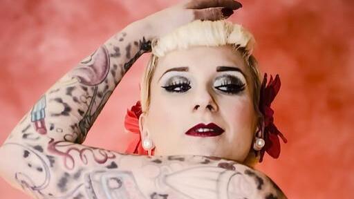 Burlesque Workshop mit TRONICAT LA MIEZ