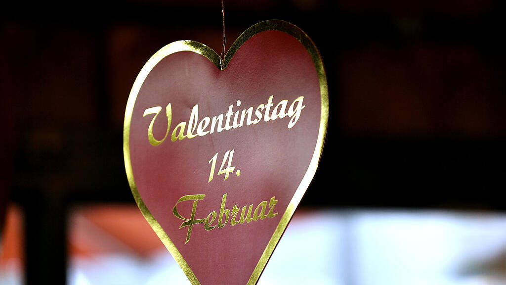 Der Valentinstag wird am 14. Februar gefeiert.