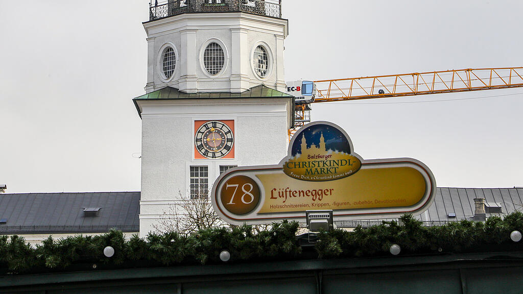 Aufbau Christkindlmarkt II