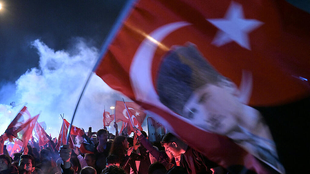CHP-Unterstützer feierten in Istanbul
