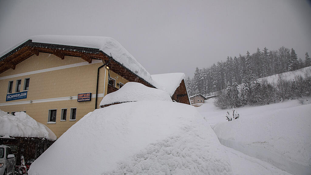 Über zwei Meter Schnee in Krispl