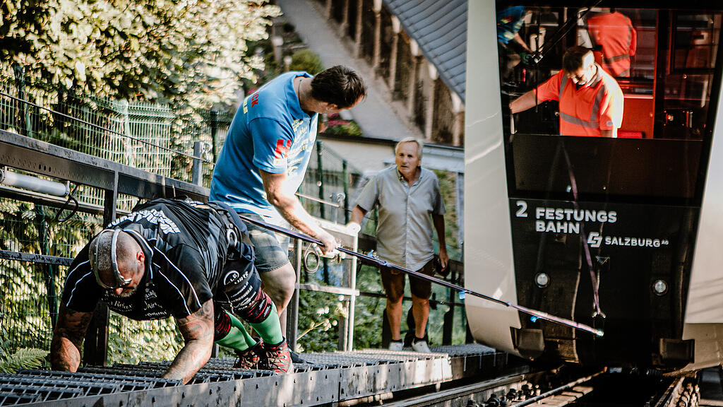Weltrekordversuch FestungsBahn ziehen