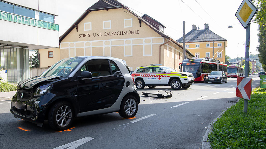 Notarztwagen, Aiglhofstraße, Mülln