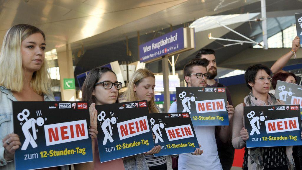 Demo bei Ankunft in Linz