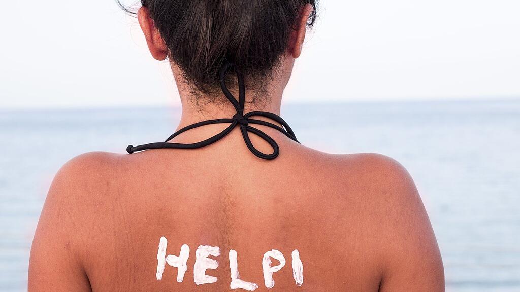 Für viele Menschen ist gebräunte Haut im Sommer ein Muss - aber bitte nicht ohne den richtigen Schutz.