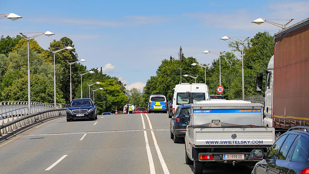 Stau Grenzkontrollen Münchner Bundesstraße
