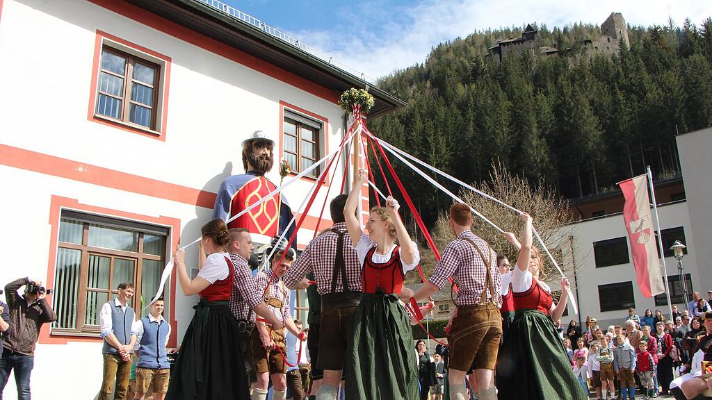 Lad\u00fcbertragen in Ramingstein