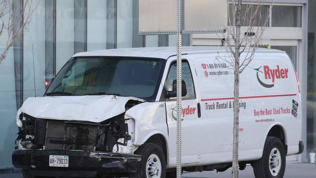 Transporter rast in Toronto in Menschenmenge: 10 Tote