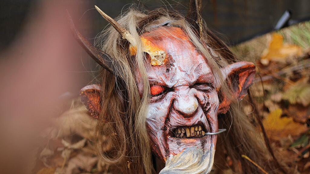 Maskenausstellung "Grossarler Gschlacht"