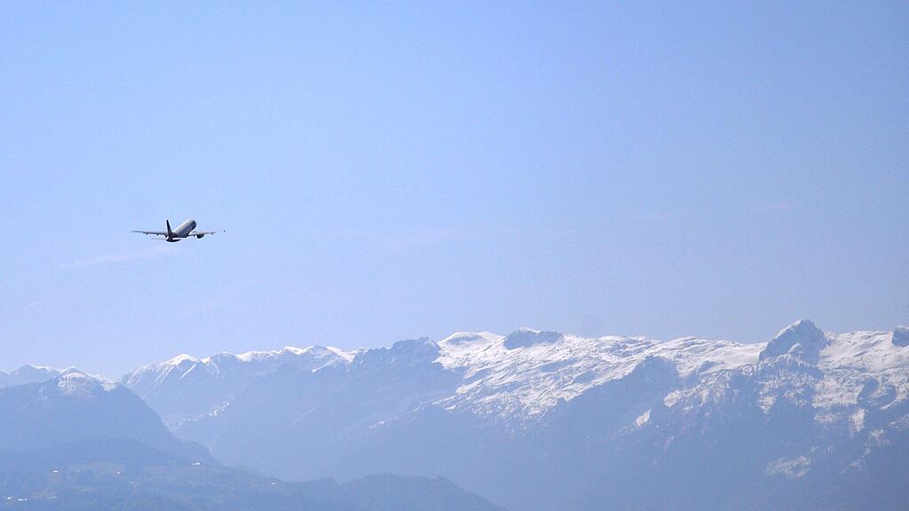 Der Flugschulenbetreiber ließ seine Schüler auf hohen Kosten sitzen.