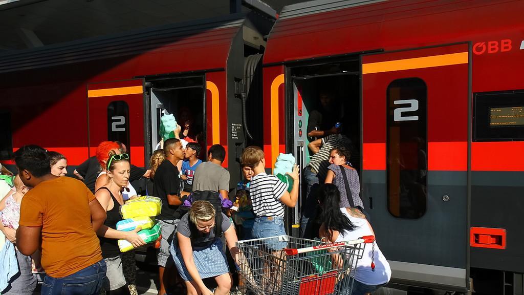 Flüchtlingszug in Salzburg