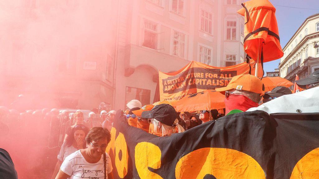 EU-Gipfel: Demo in Salzburg, III