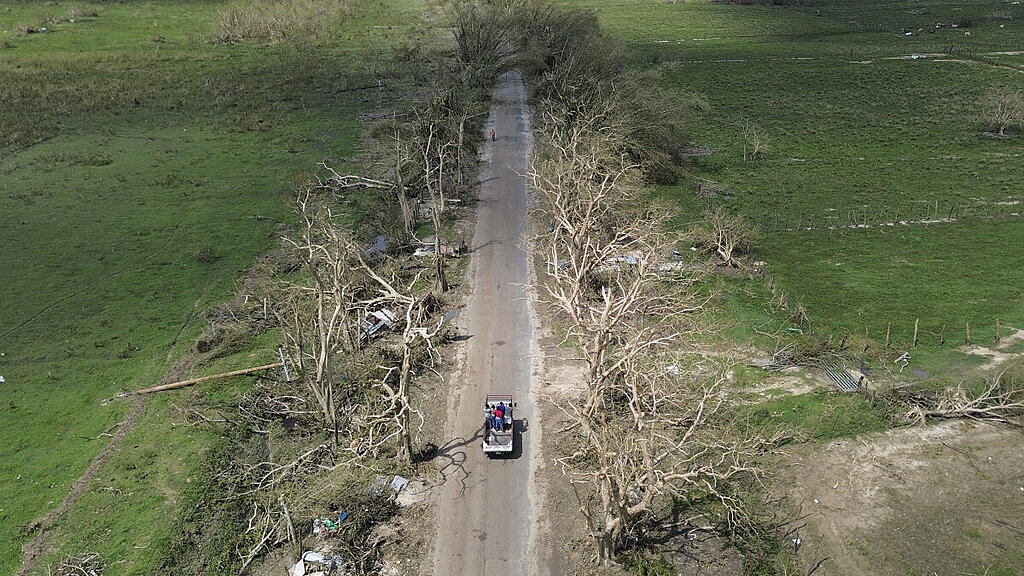 Schneisen der Zerstörung auf Jamaika