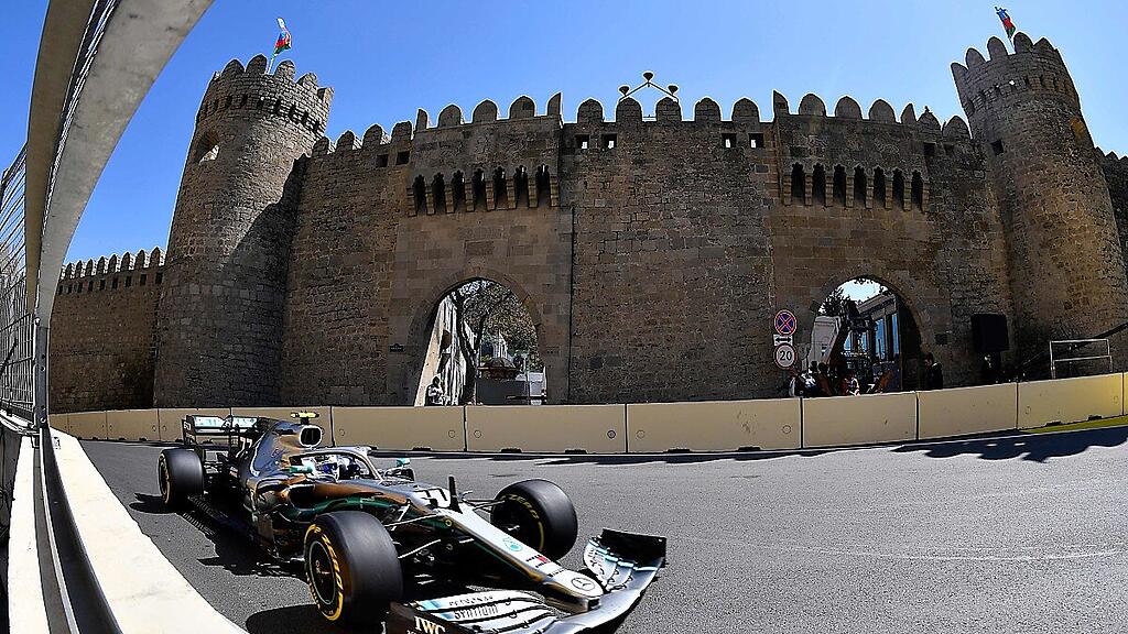 Valtteri Bottas fuhr am Stadtkurs von Baku Streckenrekord