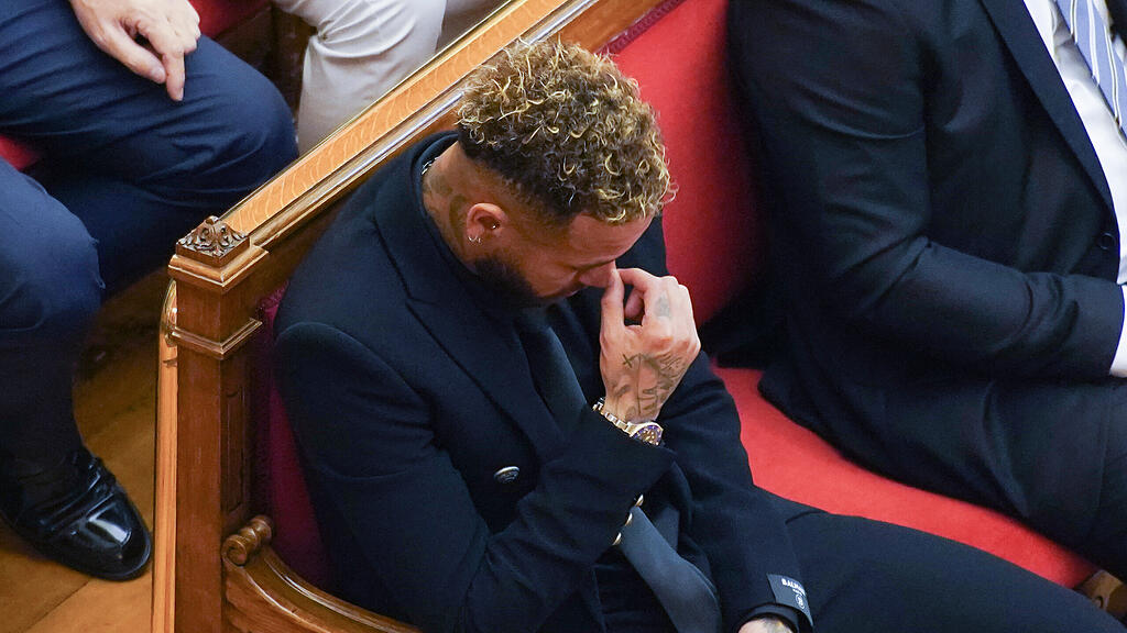 Neymar, Gericht