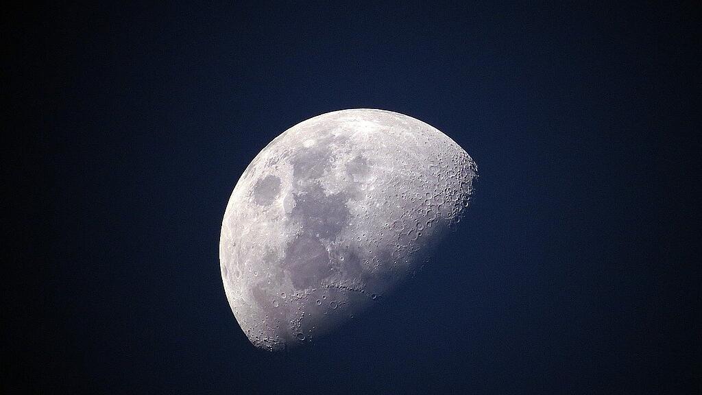 moon-1527501_1280.jpg