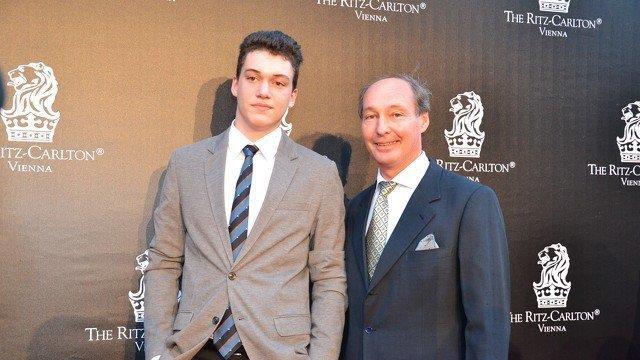 Ritz-Carlton: Eröffnung mit Stars