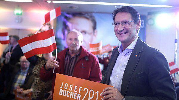 Bucher beim "Orange Clubbing" in Wien