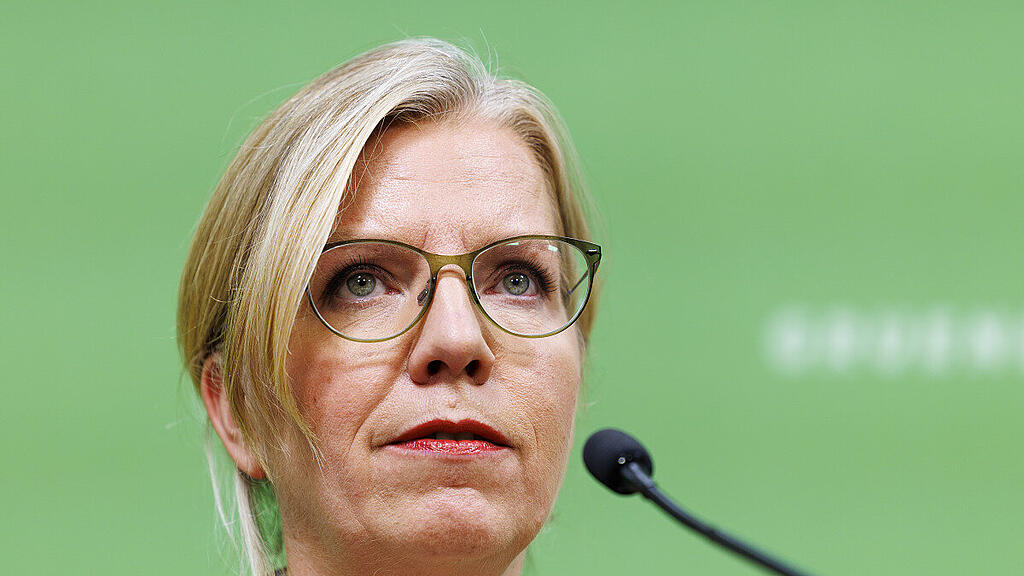 Gewessler bei einer Pressekonferenz Ende September