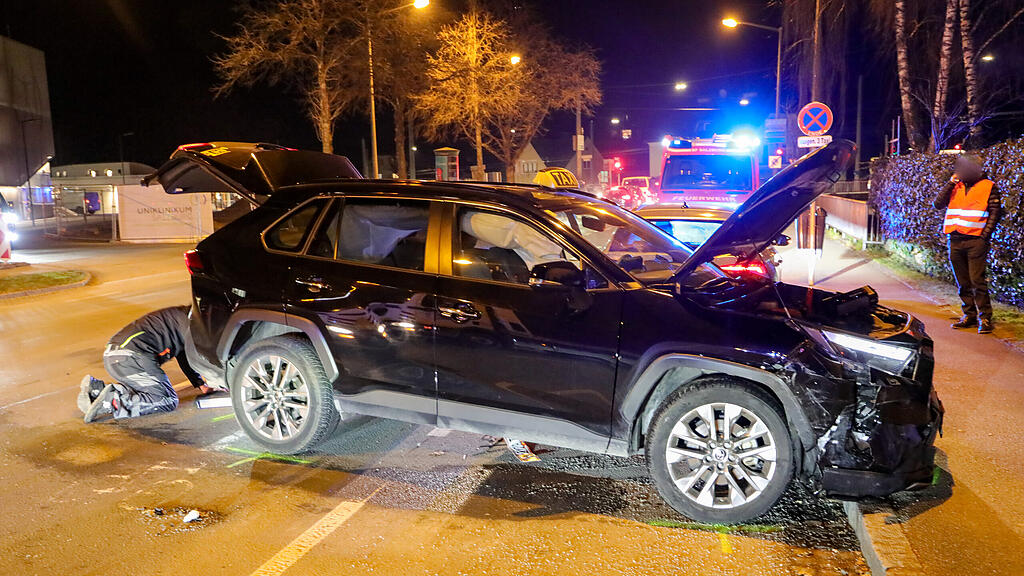Unfall mit drei Autos in Salzburg-Liefering