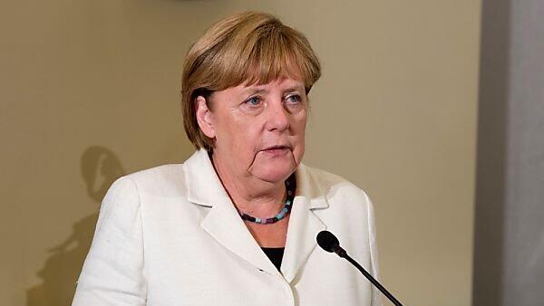 Merkel selbstkritisch: Flüchtlingskrise zu lange ignoriert