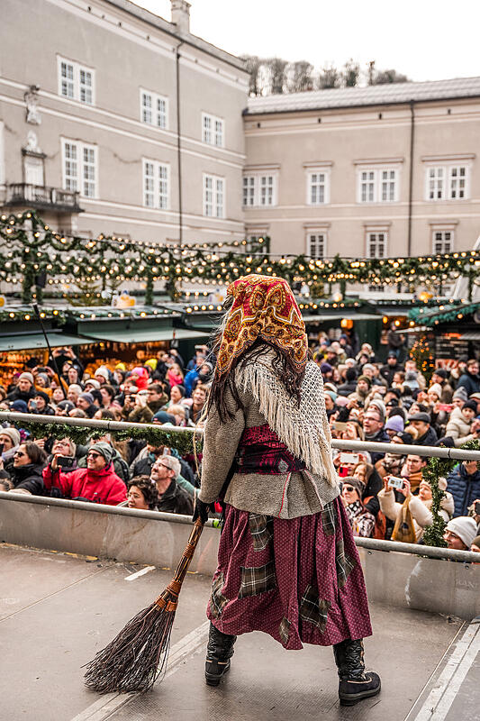 Krampuslauf am Christkindlmarkt Salzburg