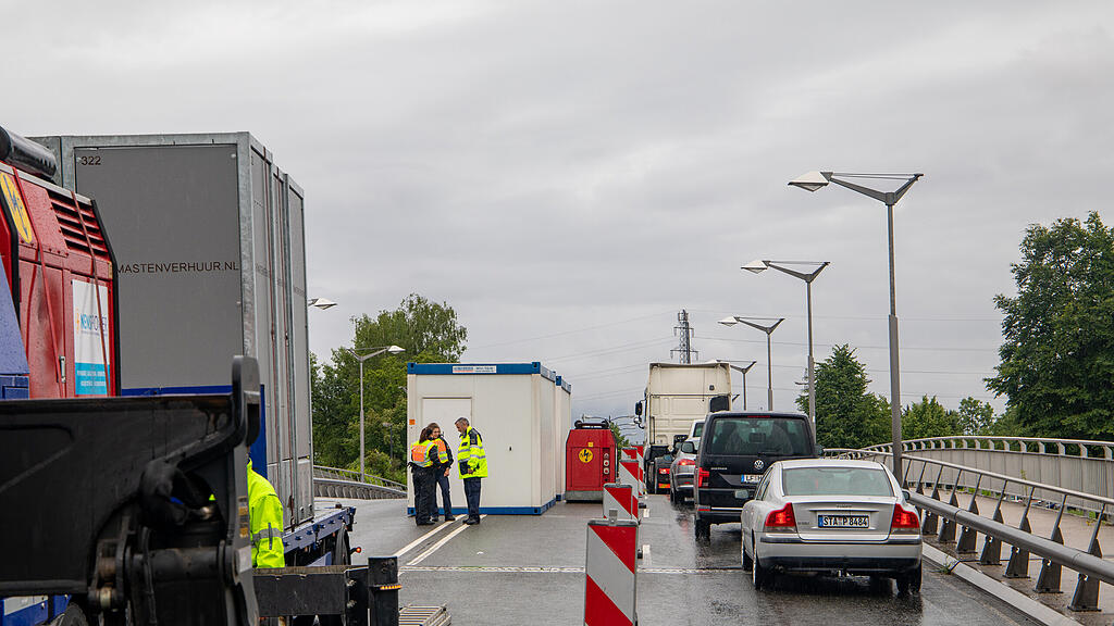 Aufbau Grenzposten Freilassing