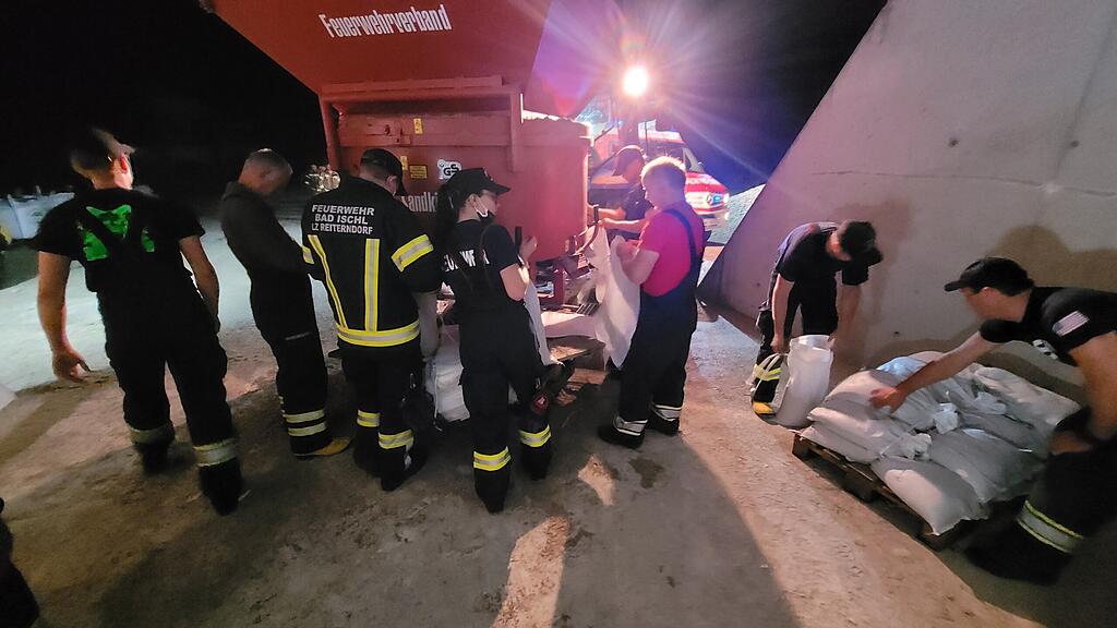 HANDOUT  OBER\u00d6STERREICH UNWETTER - SITUATION IN BAD ISCHL =(3).jpg