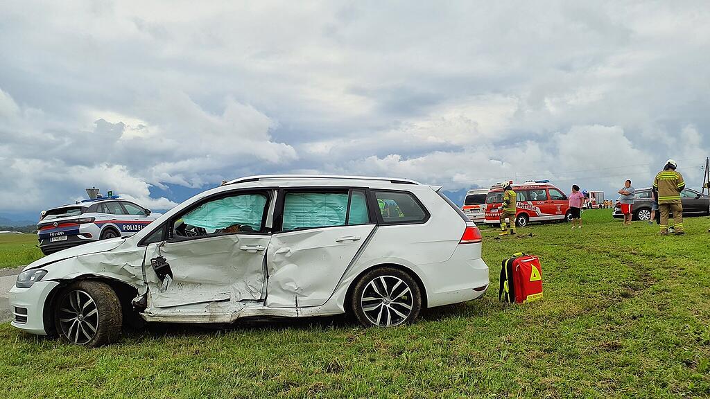 Verletzte bei Pkw-Crash in Seekirchen