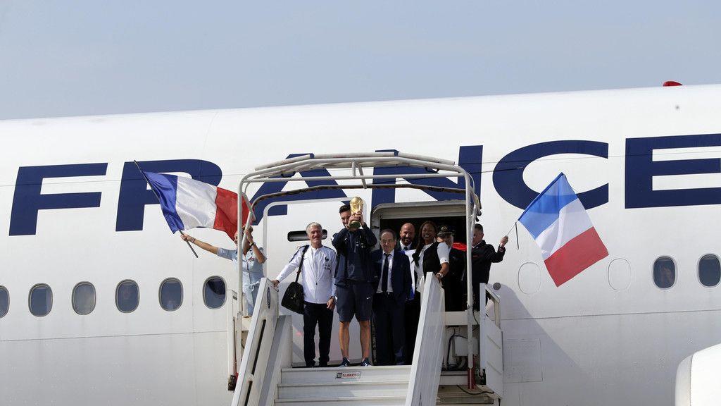 Weltmeister in Paris empfangen