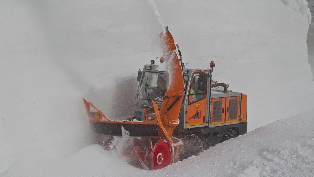 Schneeräumung am Gotthardpass
