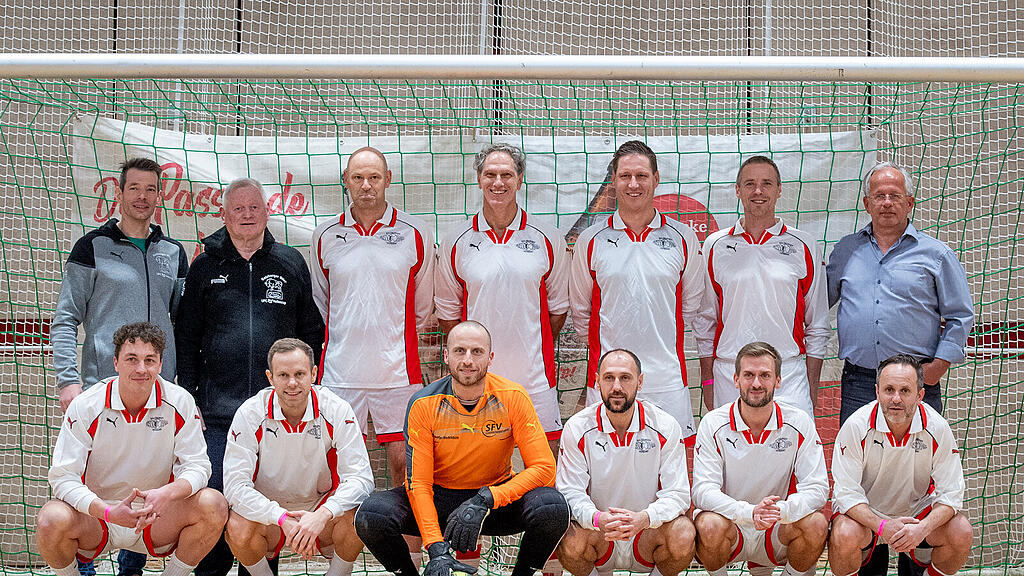 Salzburger Stier: Promi-Teams