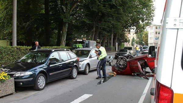 Pkw auf dem Dach
