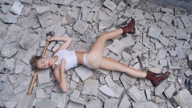 Fotos aus "Wrecking Ball"