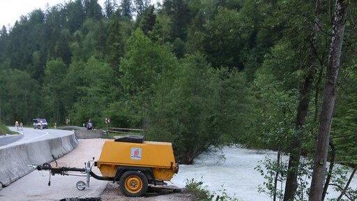 B305 bei Stangenwald weggespült