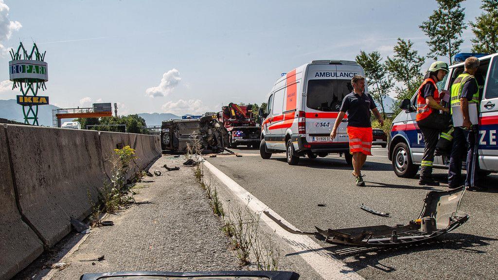 Pkw-Überschlag auf der A1 bei Kleßheim