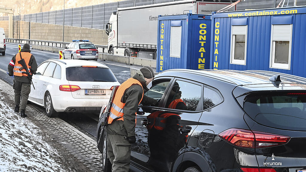 Tirol-Sperrzone: Kontrollen in Kufstein
