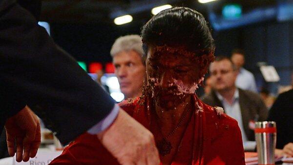 Wagenknecht nach der Tortenattacke
