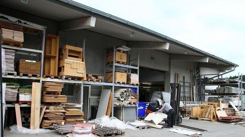 Spannplatte verletzt Arbeiter