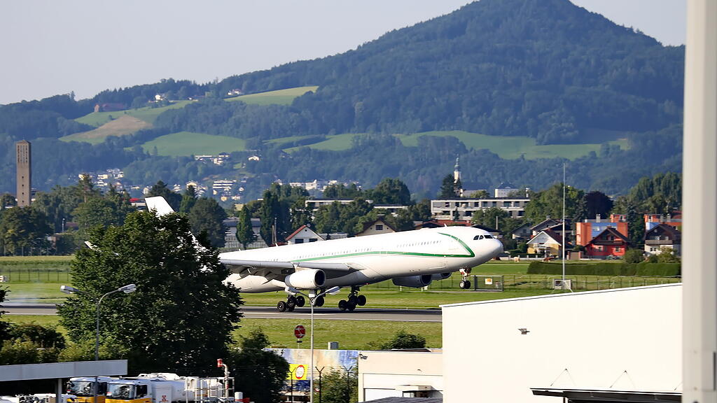 Ankunft von Al-Nassr am Salzburger Flughafen
