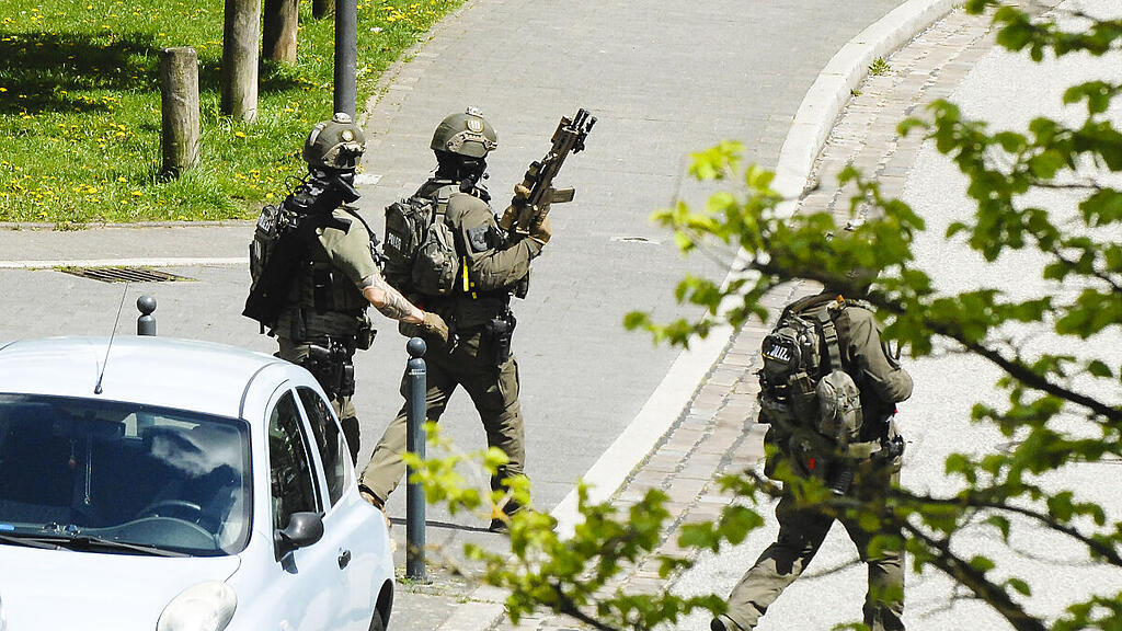 SEK sichert Einsatzort ab