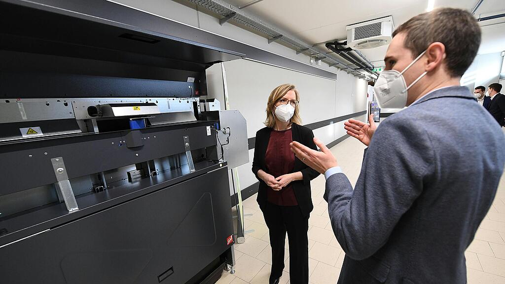 PK BUNDESMINISTERIUM BMK UND LIDL ÖSTERREICH ZUM THEMA "PLASTIKPFAND" MIT PRÄSENTATION EINES PFANDAUTOMATEN: GEWESSLER