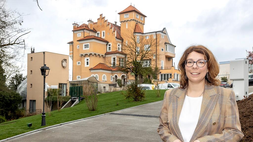 01_HotelSchlossMoenchstein_Hoteldirektorin Samantha Teufel.jpg