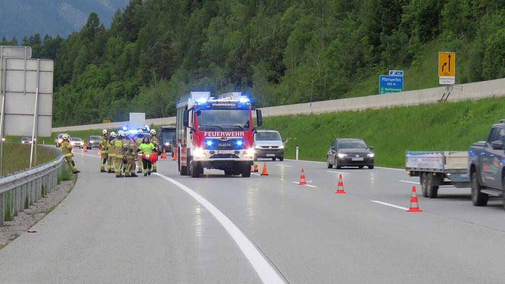 Fahrzeugbrand auf A10 in Pfarrwerfen