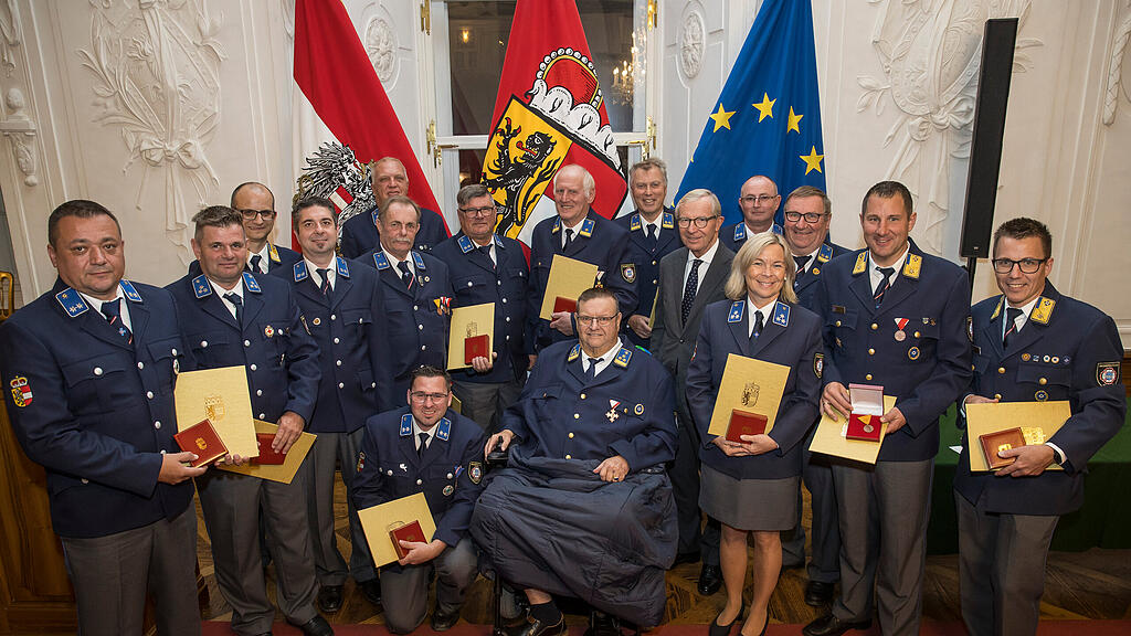 Wasserretter und Wasserretterinnen in Landesresidenz