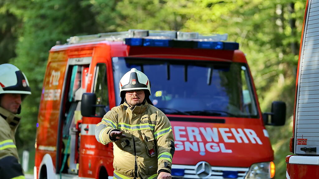 Feuerwehr\u00fcbung in Guggenthal II