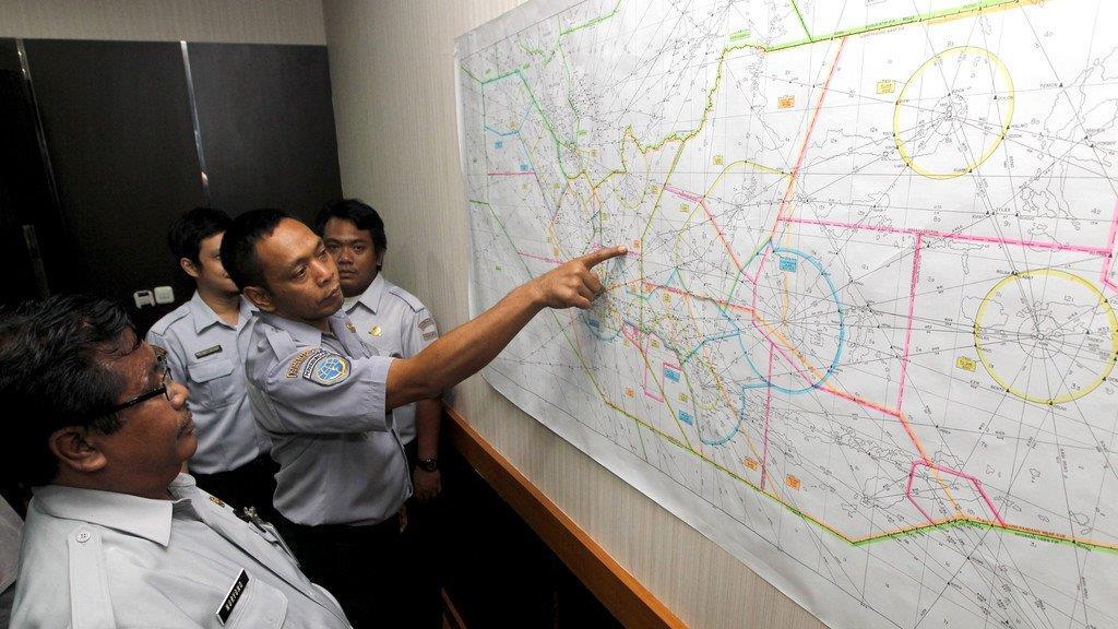 Suche nach AirAsia-Flug QZ8501 geht weiter
