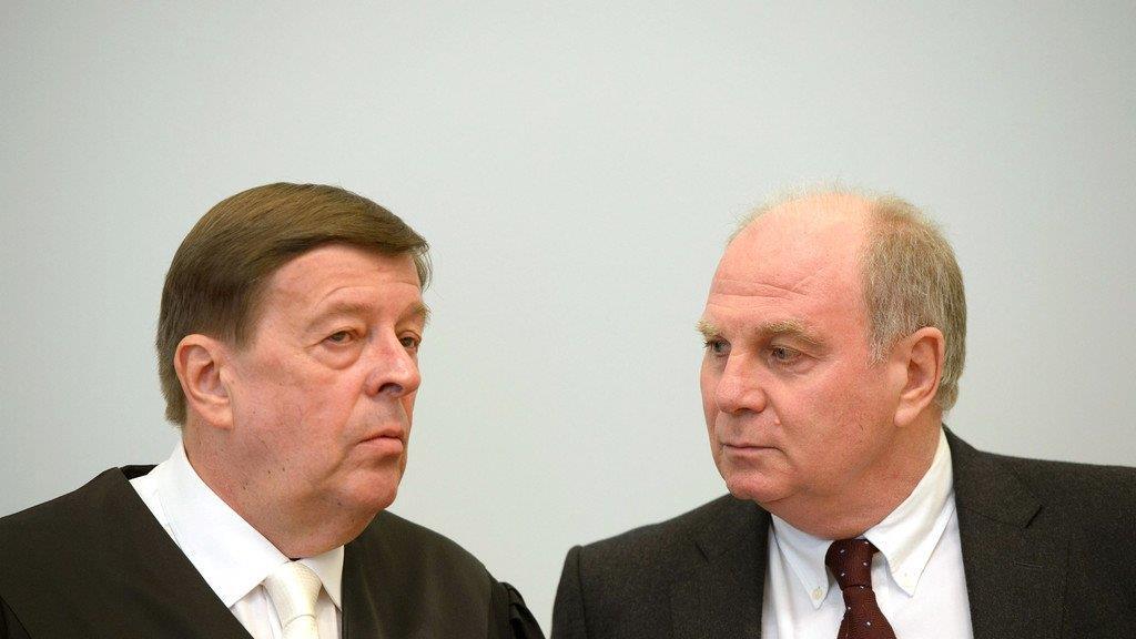 Auftakt im Prozess gegen FC Bayern-Präsident Uli Hoeneß